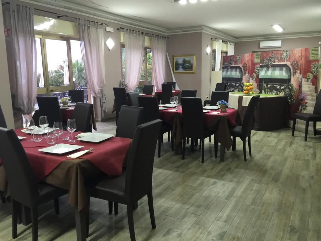 Chrismare Hotel Mazzeo Ngoại thất bức ảnh