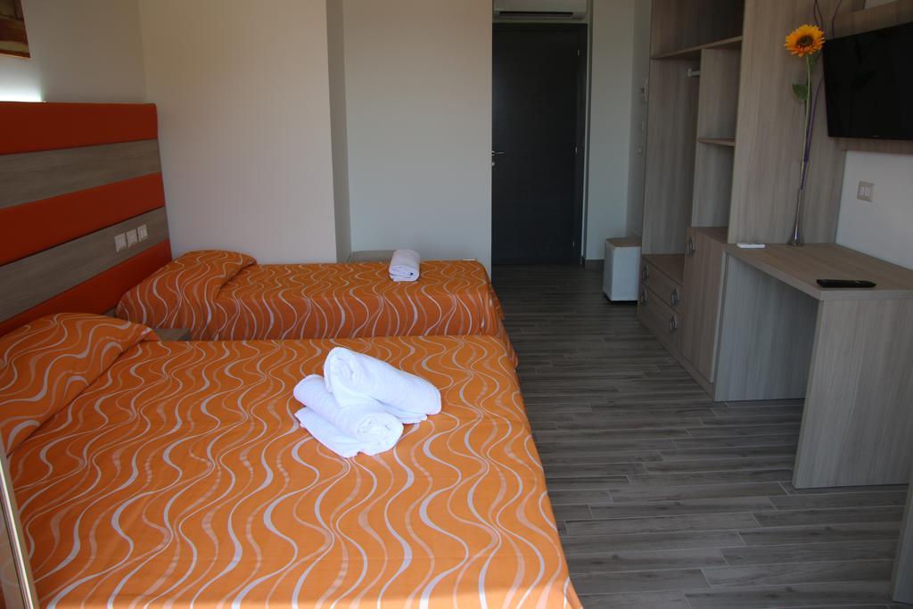 Chrismare Hotel Mazzeo Ngoại thất bức ảnh