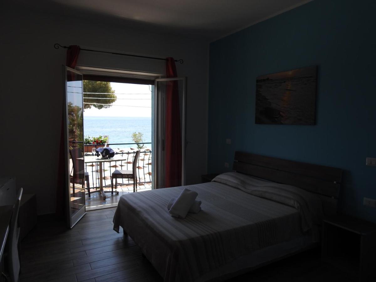 Chrismare Hotel Mazzeo Ngoại thất bức ảnh